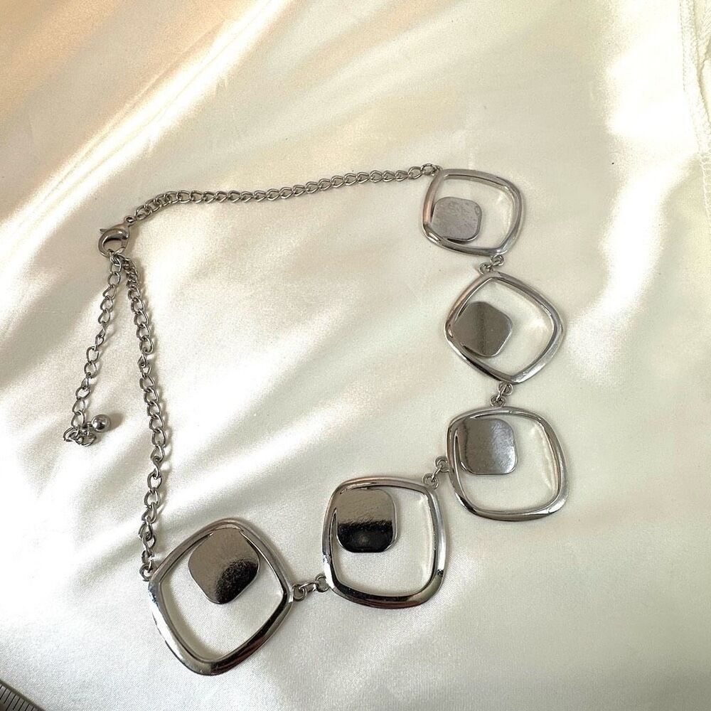 Silver tone geometric statement necklace - Picture 5 of 10